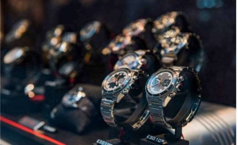 Top 5 Places to Buy Super Clone Watches Online