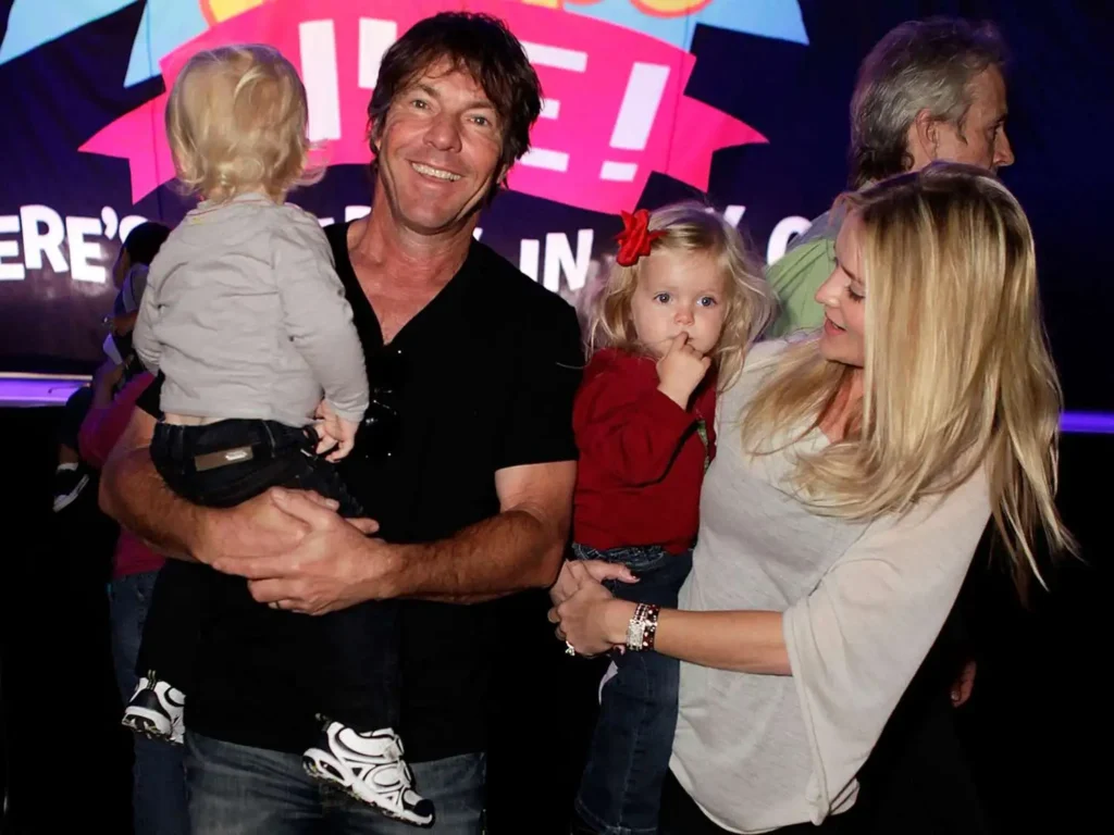 Dennis Quaid with twin kids Thomas and Zoe